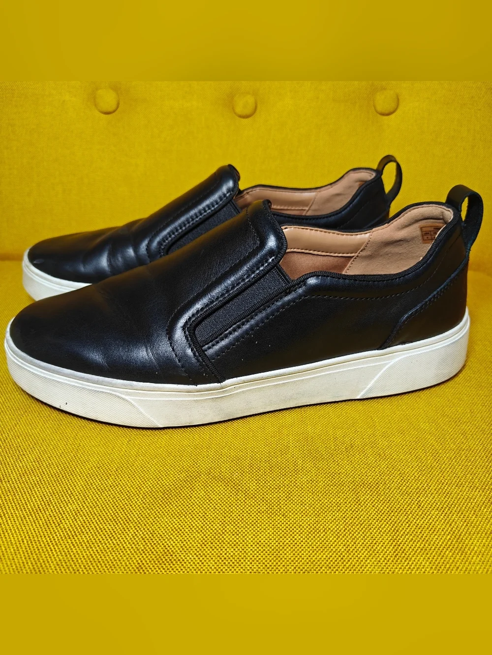 Vionic Kimmie Sneaker Black Leather Slip On Loafer Black Comfy Women's Size 9